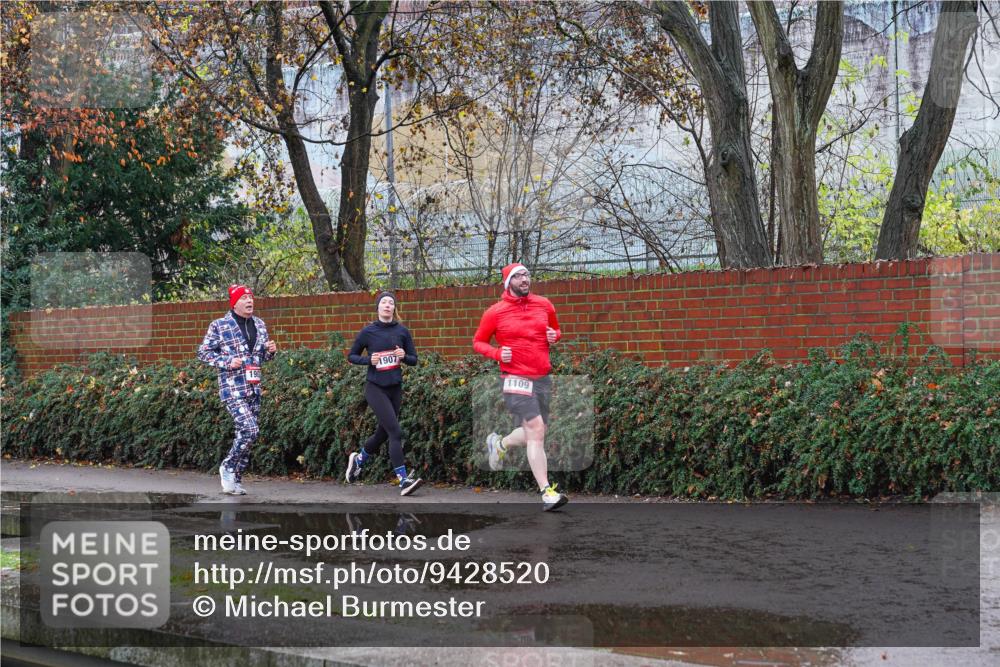 07.12.2025 - St. Pauli X-Mass-Run No. 15 Michael Burmester http://msf.ph/oto/9428520 07.12.2025 11:02:22 Laufen 1907, 1109 meine-sportfotos.de