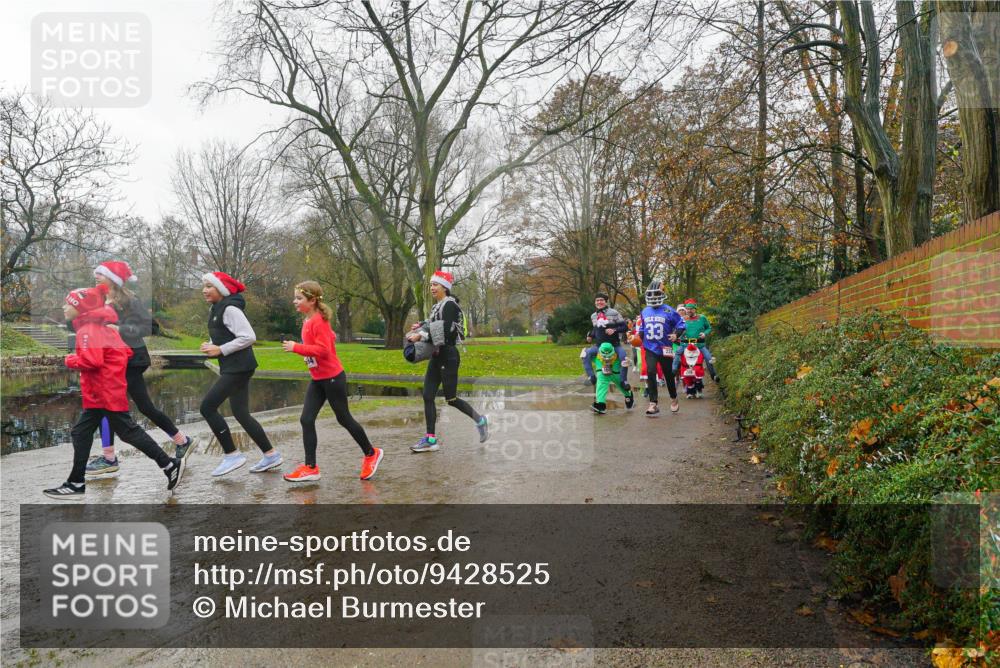 07.12.2025 - St. Pauli X-Mass-Run No. 15 Michael Burmester http://msf.ph/oto/9428525 07.12.2025 11:44:40 Laufen 33 meine-sportfotos.de