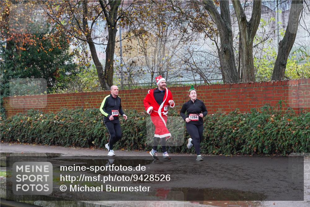 07.12.2025 - St. Pauli X-Mass-Run No. 15 Michael Burmester http://msf.ph/oto/9428526 07.12.2025 11:02:28 Laufen 3324, 1284 meine-sportfotos.de