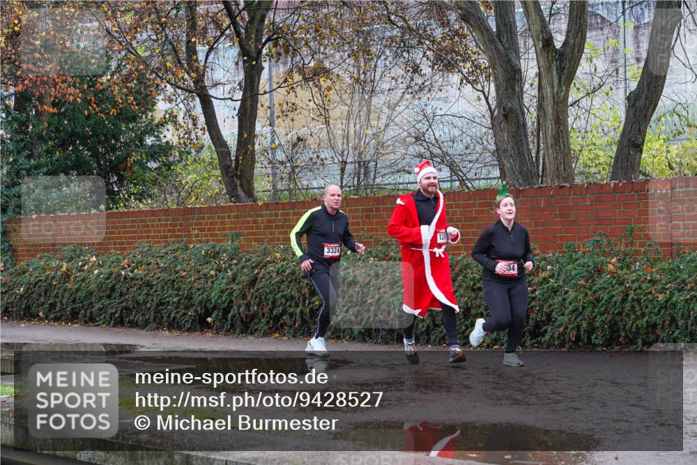07.12.2025 - St. Pauli X-Mass-Run No. 15 Michael Burmester http://msf.ph/oto/9428527 07.12.2025 11:02:29 Laufen 3324, 1297, 34 meine-sportfotos.de