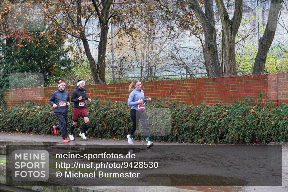 07.12.2025 - St. Pauli X-Mass-Run No. 15 Michael Burmester http://msf.ph/oto/9428530 07.12.2025 11:02:36 Laufen 2513, 2477, 1904 meine-sportfotos.de