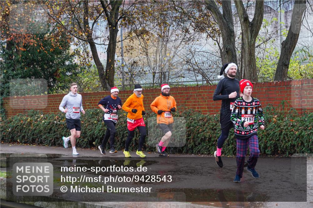 07.12.2025 - St. Pauli X-Mass-Run No. 15 Michael Burmester http://msf.ph/oto/9428543 07.12.2025 11:02:45 Laufen 551, 2062, 2462, 2064, 2197 meine-sportfotos.de