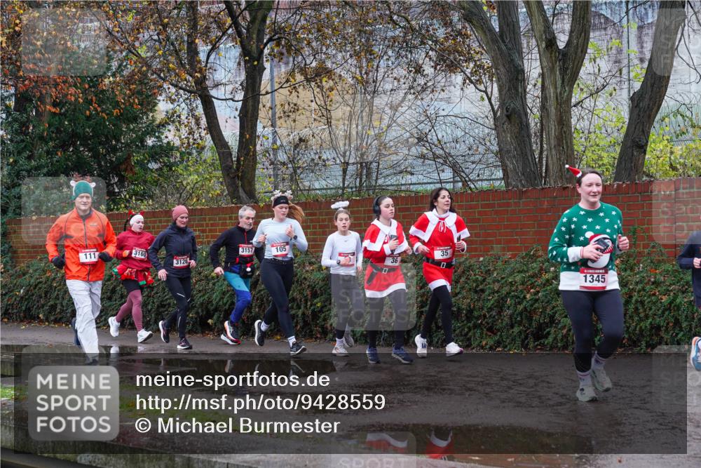 07.12.2025 - St. Pauli X-Mass-Run No. 15 Michael Burmester http://msf.ph/oto/9428559 07.12.2025 11:02:56 Laufen 111, 3160, 3157, 105, 3126, 36, 35, 0, 1345 meine-sportfotos.de