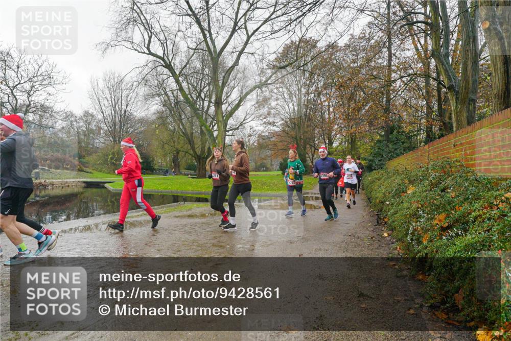 07.12.2025 - St. Pauli X-Mass-Run No. 15 Michael Burmester http://msf.ph/oto/9428561 07.12.2025 11:44:52 Laufen 3251, 14393, 4395 meine-sportfotos.de