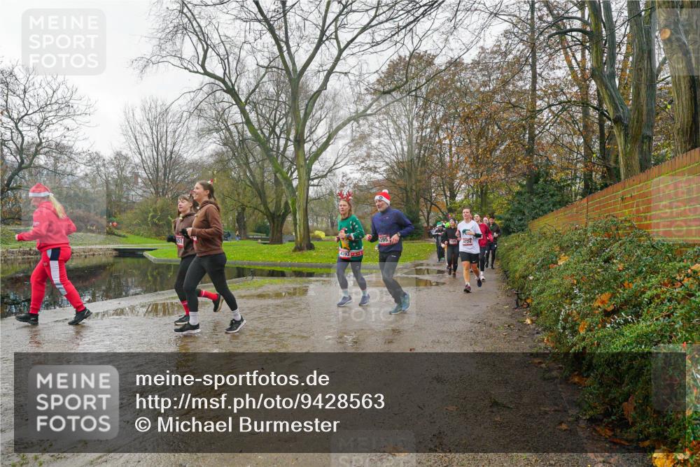 07.12.2025 - St. Pauli X-Mass-Run No. 15 Michael Burmester http://msf.ph/oto/9428563 07.12.2025 11:44:53 Laufen  meine-sportfotos.de