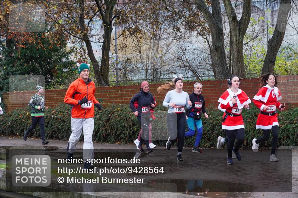 07.12.2025 - St. Pauli X-Mass-Run No. 15 Michael Burmester http://msf.ph/oto/9428564 07.12.2025 11:02:57 Laufen 3157, 3126, 105, 35, 36 meine-sportfotos.de