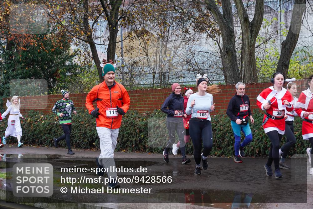 07.12.2025 - St. Pauli X-Mass-Run No. 15 Michael Burmester http://msf.ph/oto/9428566 07.12.2025 11:02:58 Laufen 111, 3157, 26, 105, 36, 1775, 38 meine-sportfotos.de