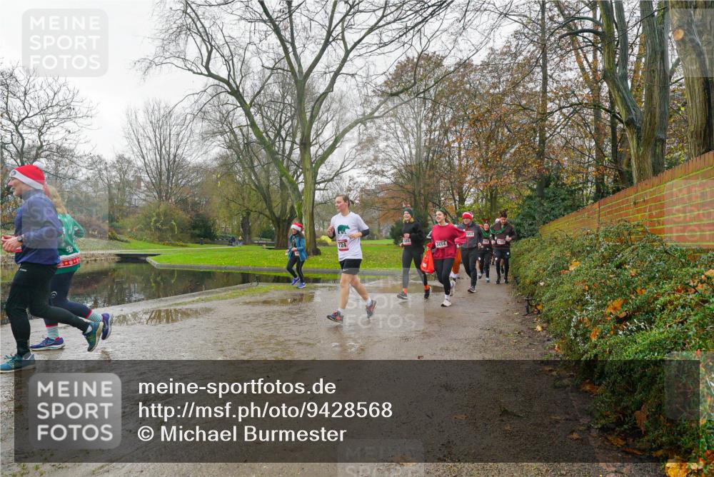 07.12.2025 - St. Pauli X-Mass-Run No. 15 Michael Burmester http://msf.ph/oto/9428568 07.12.2025 11:44:54 Laufen 2414, 1653 meine-sportfotos.de