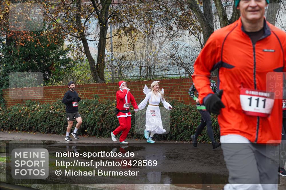 07.12.2025 - St. Pauli X-Mass-Run No. 15 Michael Burmester http://msf.ph/oto/9428569 07.12.2025 11:03:00 Laufen 3304, 1779, 1775, 111, 12 meine-sportfotos.de