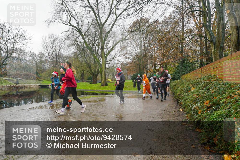 07.12.2025 - St. Pauli X-Mass-Run No. 15 Michael Burmester http://msf.ph/oto/9428574 07.12.2025 11:44:56 Laufen 1653, 22393 meine-sportfotos.de