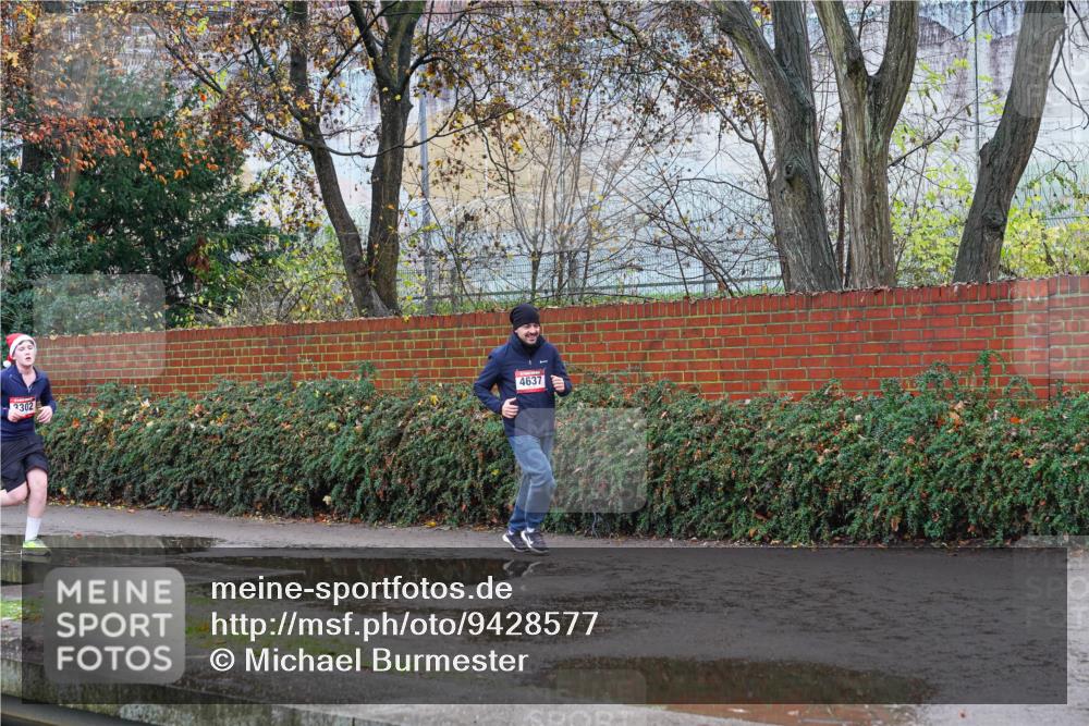 07.12.2025 - St. Pauli X-Mass-Run No. 15 Michael Burmester http://msf.ph/oto/9428577 07.12.2025 11:03:17 Laufen 2302, 4637 meine-sportfotos.de