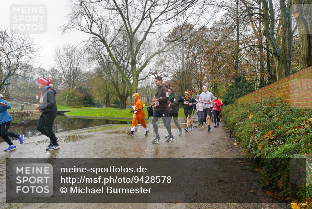 07.12.2025 - St. Pauli X-Mass-Run No. 15 Michael Burmester http://msf.ph/oto/9428578 07.12.2025 11:44:58 Laufen 4789, 4788, 69, 1244 meine-sportfotos.de