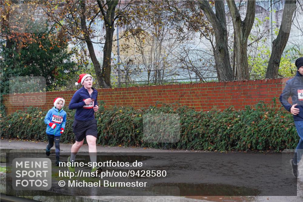 07.12.2025 - St. Pauli X-Mass-Run No. 15 Michael Burmester http://msf.ph/oto/9428580 07.12.2025 11:03:19 Laufen 2985, 2, 4 meine-sportfotos.de