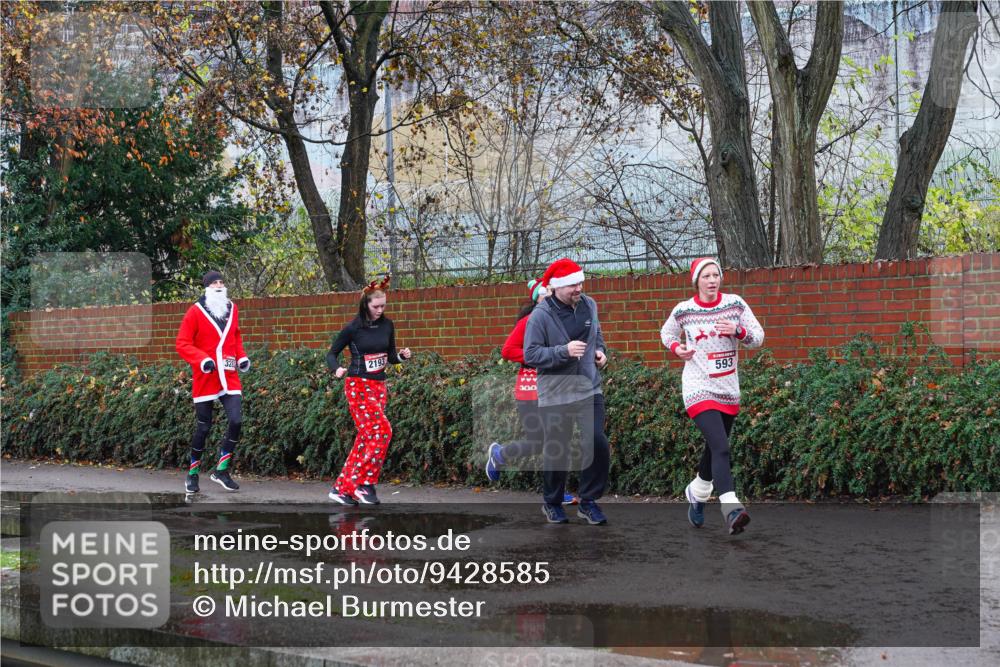 07.12.2025 - St. Pauli X-Mass-Run No. 15 Michael Burmester http://msf.ph/oto/9428585 07.12.2025 11:03:23 Laufen 2193, 593 meine-sportfotos.de