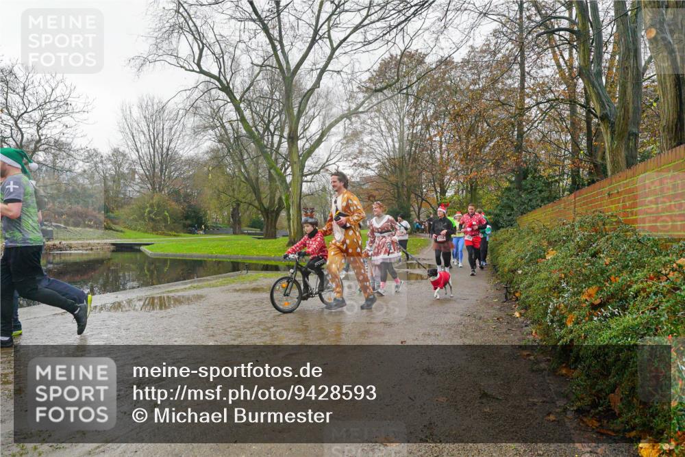 07.12.2025 - St. Pauli X-Mass-Run No. 15 Michael Burmester http://msf.ph/oto/9428593 07.12.2025 11:45:02 Laufen 3758 meine-sportfotos.de