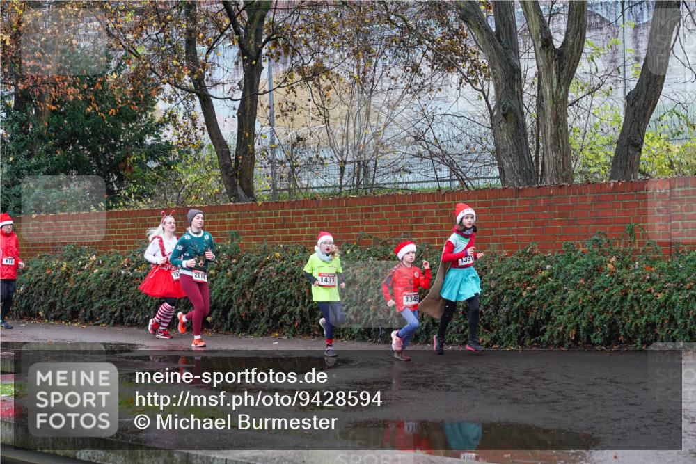 07.12.2025 - St. Pauli X-Mass-Run No. 15 Michael Burmester http://msf.ph/oto/9428594 07.12.2025 11:03:28 Laufen 672, 2814, 1431, 1349, 1391 meine-sportfotos.de
