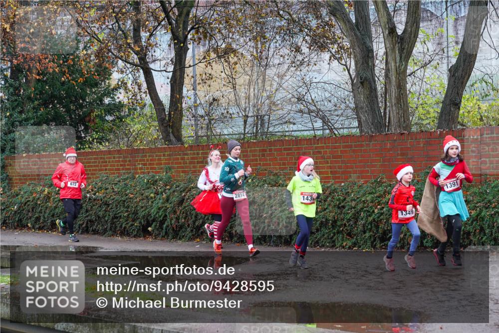 07.12.2025 - St. Pauli X-Mass-Run No. 15 Michael Burmester http://msf.ph/oto/9428595 07.12.2025 11:03:29 Laufen 672, 2814, 143, 1349, 1391 meine-sportfotos.de