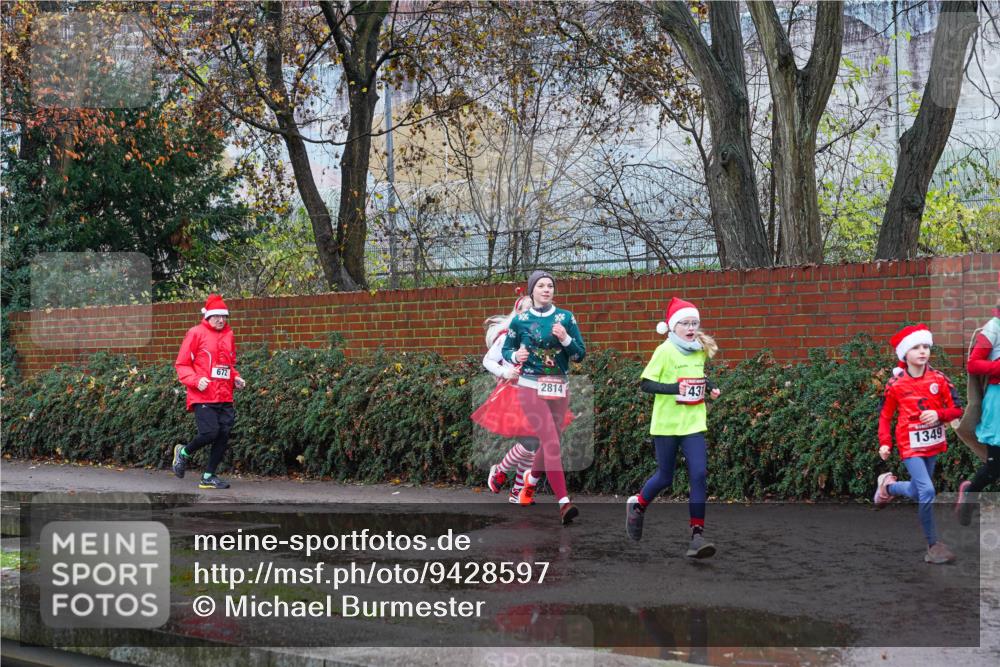07.12.2025 - St. Pauli X-Mass-Run No. 15 Michael Burmester http://msf.ph/oto/9428597 07.12.2025 11:03:30 Laufen 672, 2814, 431, 1349 meine-sportfotos.de