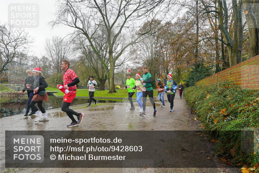 07.12.2025 - St. Pauli X-Mass-Run No. 15 Michael Burmester http://msf.ph/oto/9428603 07.12.2025 11:45:05 Laufen  meine-sportfotos.de