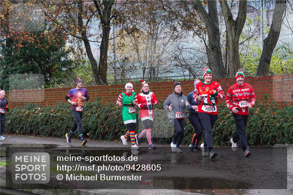 07.12.2025 - St. Pauli X-Mass-Run No. 15 Michael Burmester http://msf.ph/oto/9428605 07.12.2025 11:03:38 Laufen 2379, 3475, 1320, 2024, 2026 meine-sportfotos.de