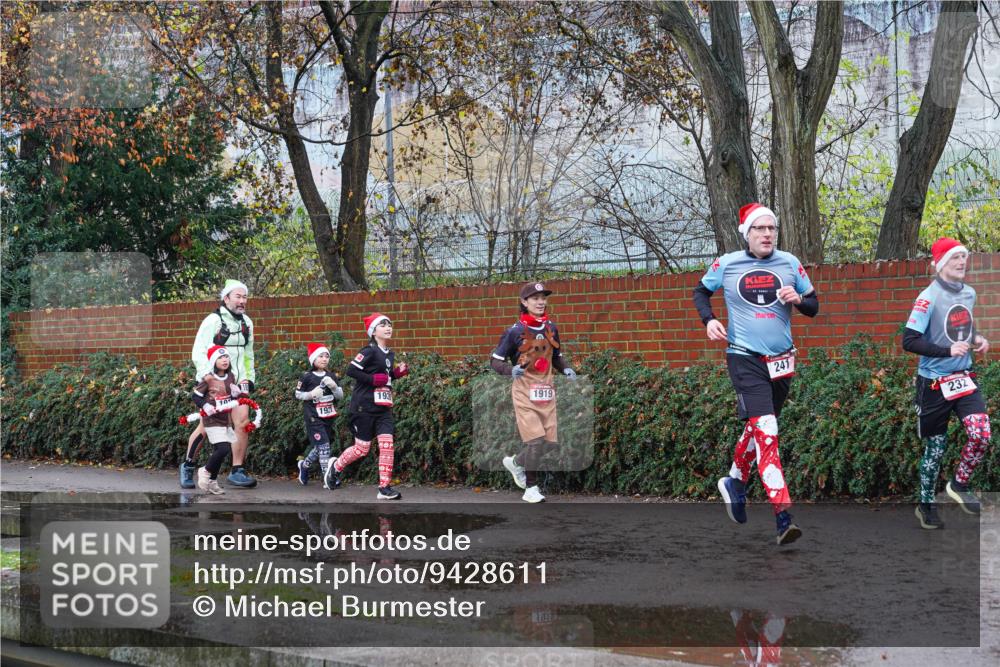 07.12.2025 - St. Pauli X-Mass-Run No. 15 Michael Burmester http://msf.ph/oto/9428611 07.12.2025 11:04:01 Laufen 1919, 241 meine-sportfotos.de