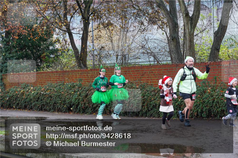 07.12.2025 - St. Pauli X-Mass-Run No. 15 Michael Burmester http://msf.ph/oto/9428618 07.12.2025 11:04:05 Laufen 2786, 2795, 17, 18, 19 meine-sportfotos.de