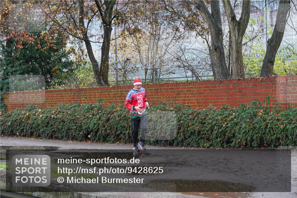 07.12.2025 - St. Pauli X-Mass-Run No. 15 Michael Burmester http://msf.ph/oto/9428625 07.12.2025 11:04:12 Laufen  meine-sportfotos.de