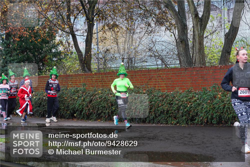 07.12.2025 - St. Pauli X-Mass-Run No. 15 Michael Burmester http://msf.ph/oto/9428629 07.12.2025 11:04:18 Laufen 2069, 2066, 278, 2063, 3314, 2601 meine-sportfotos.de
