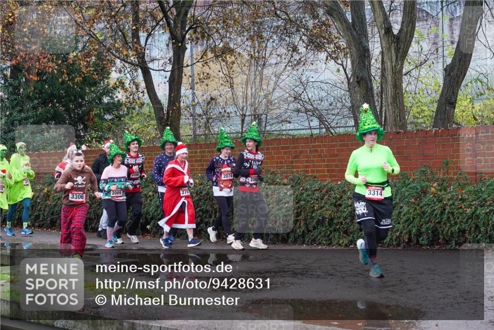 07.12.2025 - St. Pauli X-Mass-Run No. 15 Michael Burmester http://msf.ph/oto/9428631 07.12.2025 11:04:20 Laufen 3306, 2069, 278, 2074, 2, 2063, 3314 meine-sportfotos.de