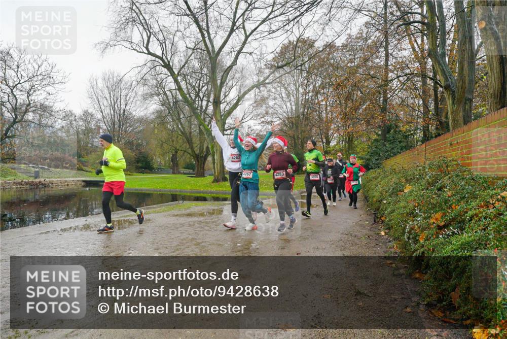 07.12.2025 - St. Pauli X-Mass-Run No. 15 Michael Burmester http://msf.ph/oto/9428638 07.12.2025 11:45:26 Laufen 4282, 4267, 4283, 3966 meine-sportfotos.de