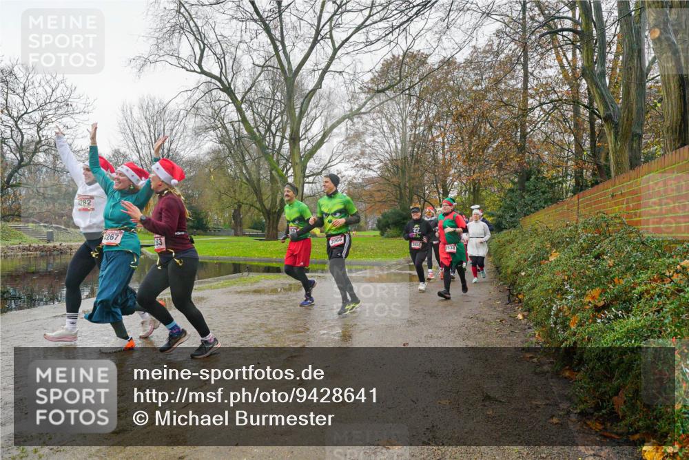 07.12.2025 - St. Pauli X-Mass-Run No. 15 Michael Burmester http://msf.ph/oto/9428641 07.12.2025 11:45:27 Laufen 1282, 4267, 3966, 3955, 3538 meine-sportfotos.de
