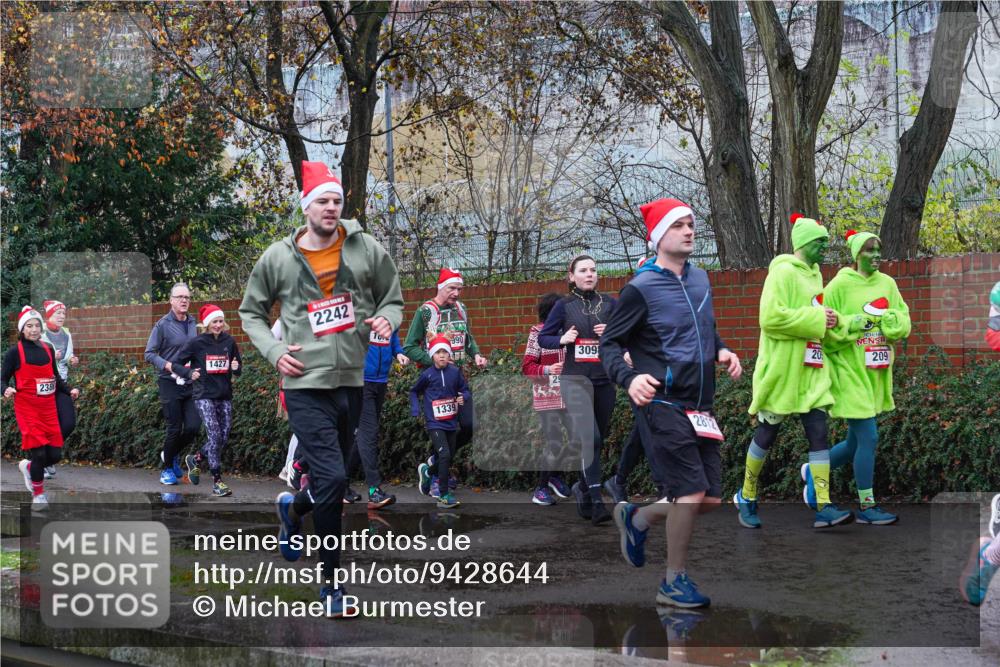 07.12.2025 - St. Pauli X-Mass-Run No. 15 Michael Burmester http://msf.ph/oto/9428644 07.12.2025 11:04:24 Laufen 1427, 238, 2242, 1339, 309, 2812, 20, 209 meine-sportfotos.de