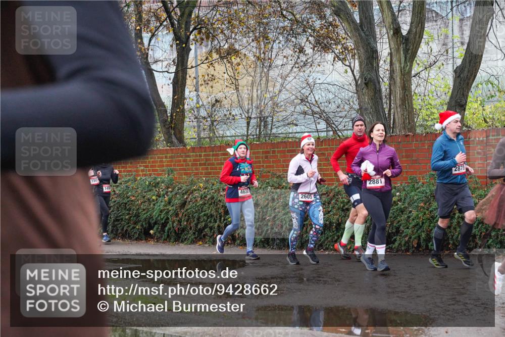 07.12.2025 - St. Pauli X-Mass-Run No. 15 Michael Burmester http://msf.ph/oto/9428662 07.12.2025 11:04:31 Laufen 1501, 149, 2875, 4632, 2881, 2605 meine-sportfotos.de