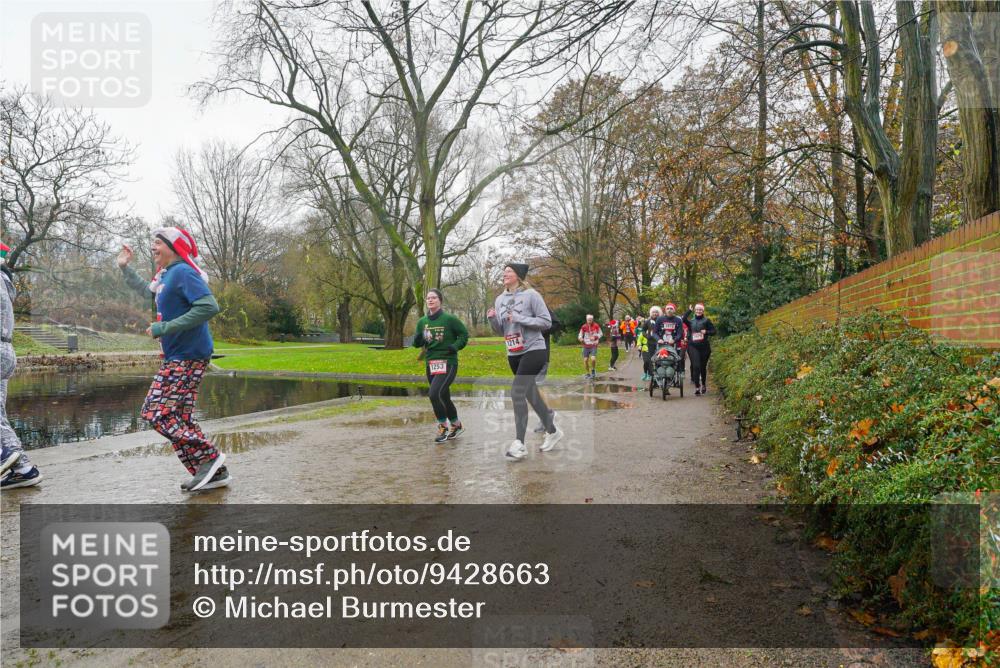 07.12.2025 - St. Pauli X-Mass-Run No. 15 Michael Burmester http://msf.ph/oto/9428663 07.12.2025 11:45:36 Laufen 1253, 1214 meine-sportfotos.de