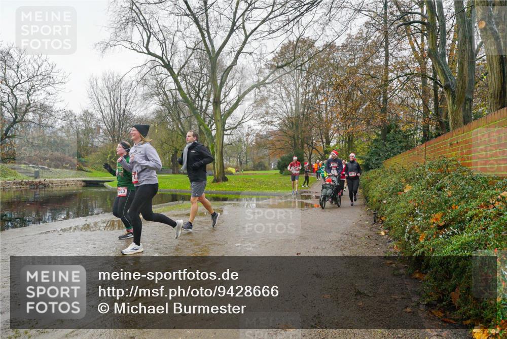 07.12.2025 - St. Pauli X-Mass-Run No. 15 Michael Burmester http://msf.ph/oto/9428666 07.12.2025 11:45:37 Laufen 1253, 979 meine-sportfotos.de