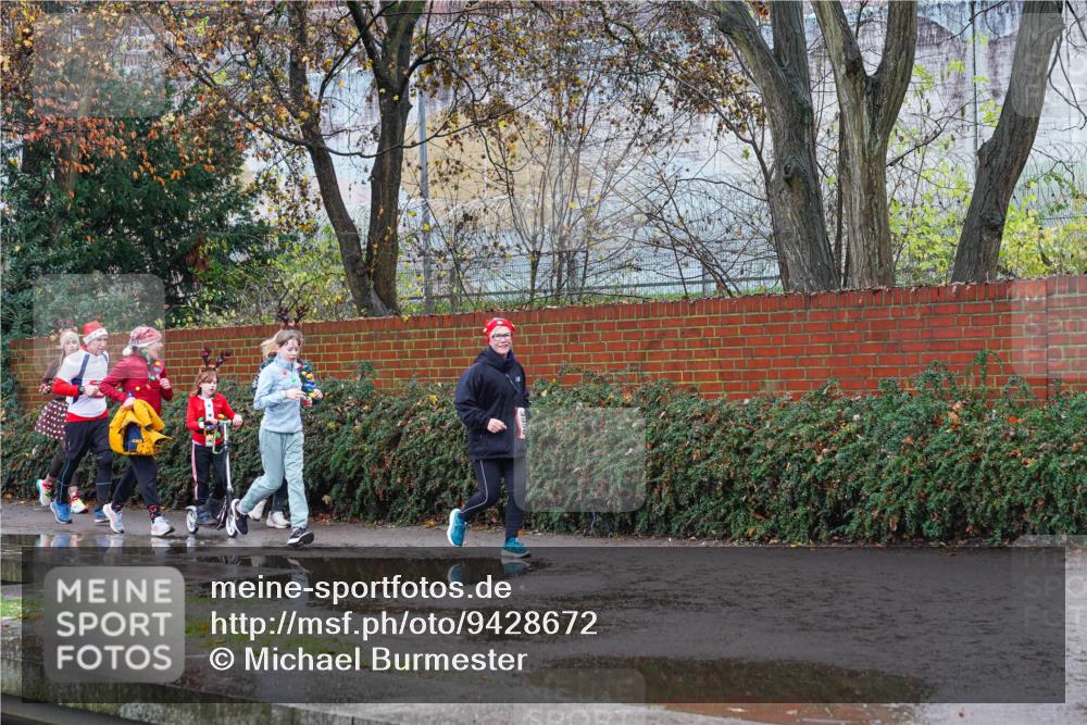 07.12.2025 - St. Pauli X-Mass-Run No. 15 Michael Burmester http://msf.ph/oto/9428672 07.12.2025 11:04:43 Laufen  meine-sportfotos.de