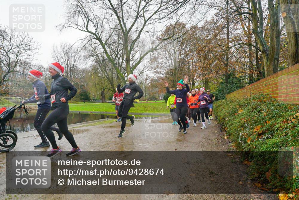 07.12.2025 - St. Pauli X-Mass-Run No. 15 Michael Burmester http://msf.ph/oto/9428674 07.12.2025 11:45:41 Laufen 79, 3977, 140 meine-sportfotos.de