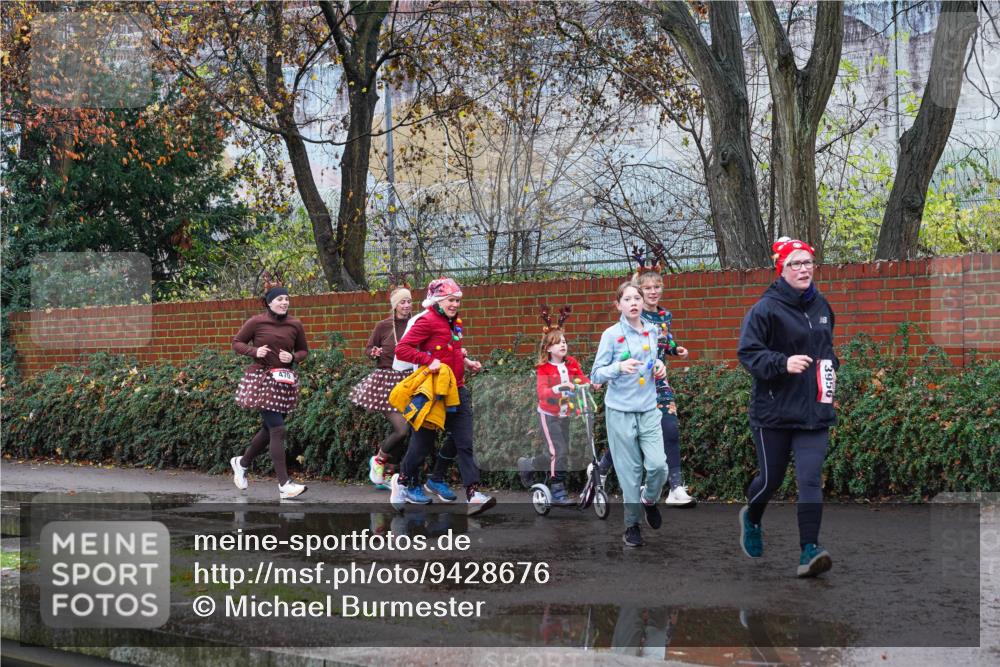 07.12.2025 - St. Pauli X-Mass-Run No. 15 Michael Burmester http://msf.ph/oto/9428676 07.12.2025 11:04:45 Laufen 3956 meine-sportfotos.de