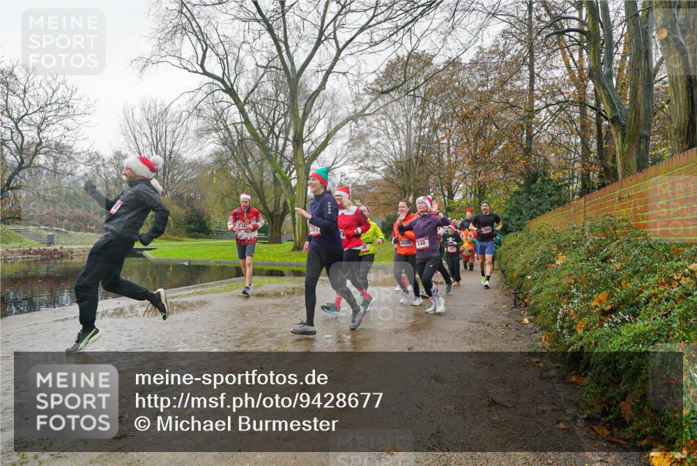 07.12.2025 - St. Pauli X-Mass-Run No. 15 Michael Burmester http://msf.ph/oto/9428677 07.12.2025 11:45:42 Laufen 3877, 38, 2009, 140, 587 meine-sportfotos.de