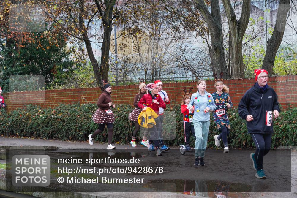 07.12.2025 - St. Pauli X-Mass-Run No. 15 Michael Burmester http://msf.ph/oto/9428678 07.12.2025 11:04:45 Laufen 1961, 3956 meine-sportfotos.de