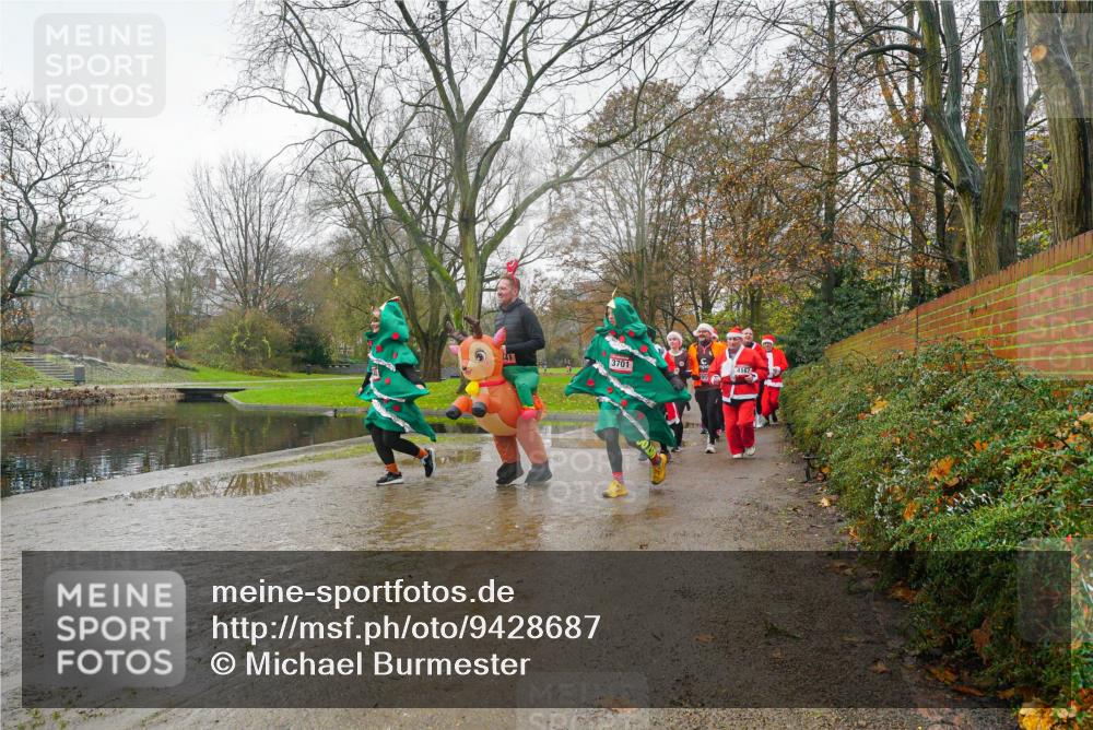 07.12.2025 - St. Pauli X-Mass-Run No. 15 Michael Burmester http://msf.ph/oto/9428687 07.12.2025 11:45:47 Laufen 41, 3701, 4167 meine-sportfotos.de