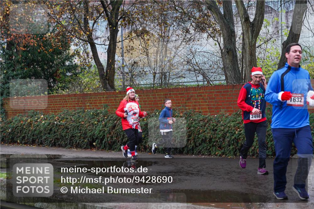 07.12.2025 - St. Pauli X-Mass-Run No. 15 Michael Burmester http://msf.ph/oto/9428690 07.12.2025 11:04:53 Laufen 3087, 2498, 1632 meine-sportfotos.de