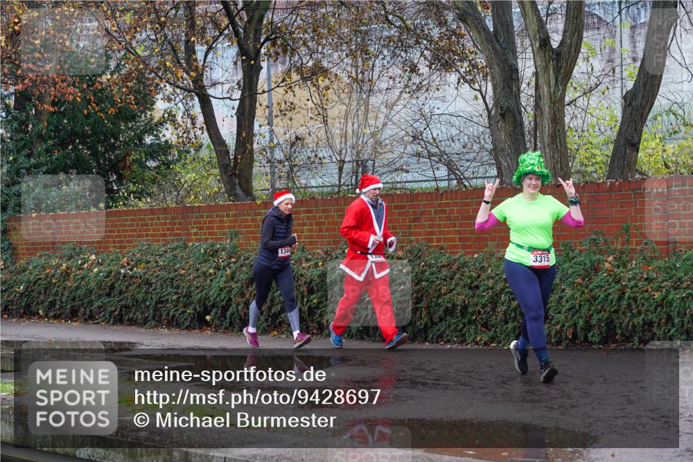 07.12.2025 - St. Pauli X-Mass-Run No. 15 Michael Burmester http://msf.ph/oto/9428697 07.12.2025 11:05:01 Laufen 134, 3315 meine-sportfotos.de