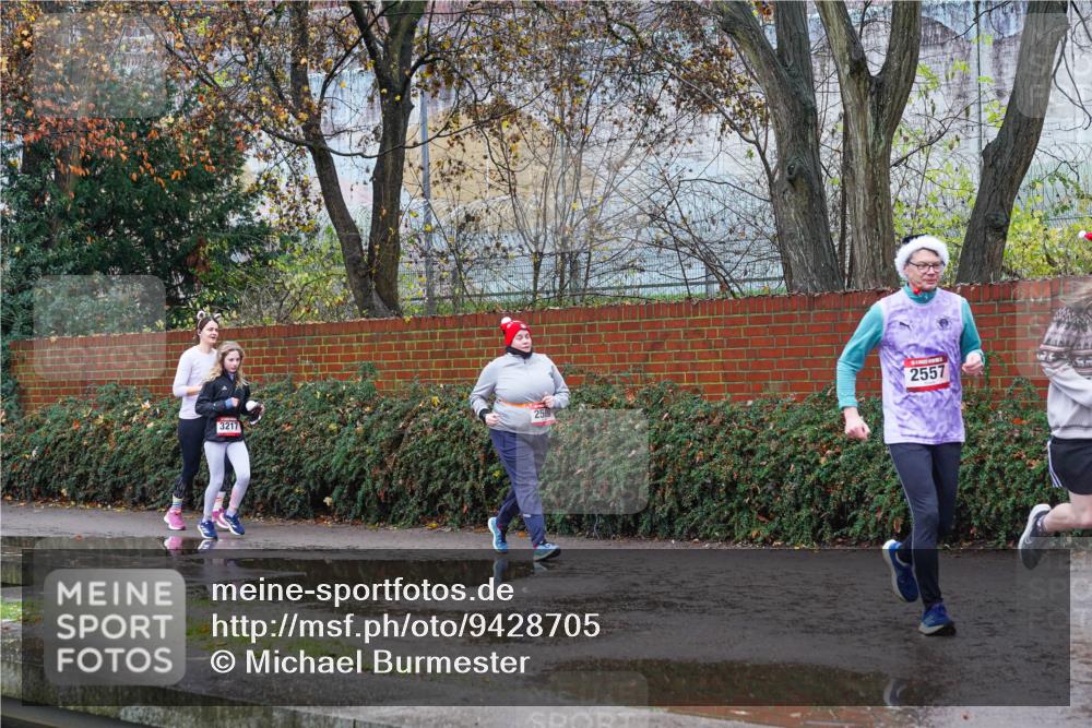 07.12.2025 - St. Pauli X-Mass-Run No. 15 Michael Burmester http://msf.ph/oto/9428705 07.12.2025 11:05:09 Laufen 3217, 250, 2557 meine-sportfotos.de