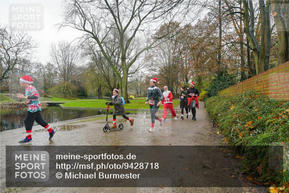 07.12.2025 - St. Pauli X-Mass-Run No. 15 Michael Burmester http://msf.ph/oto/9428718 07.12.2025 11:45:59 Laufen 4288, 432, 332 meine-sportfotos.de