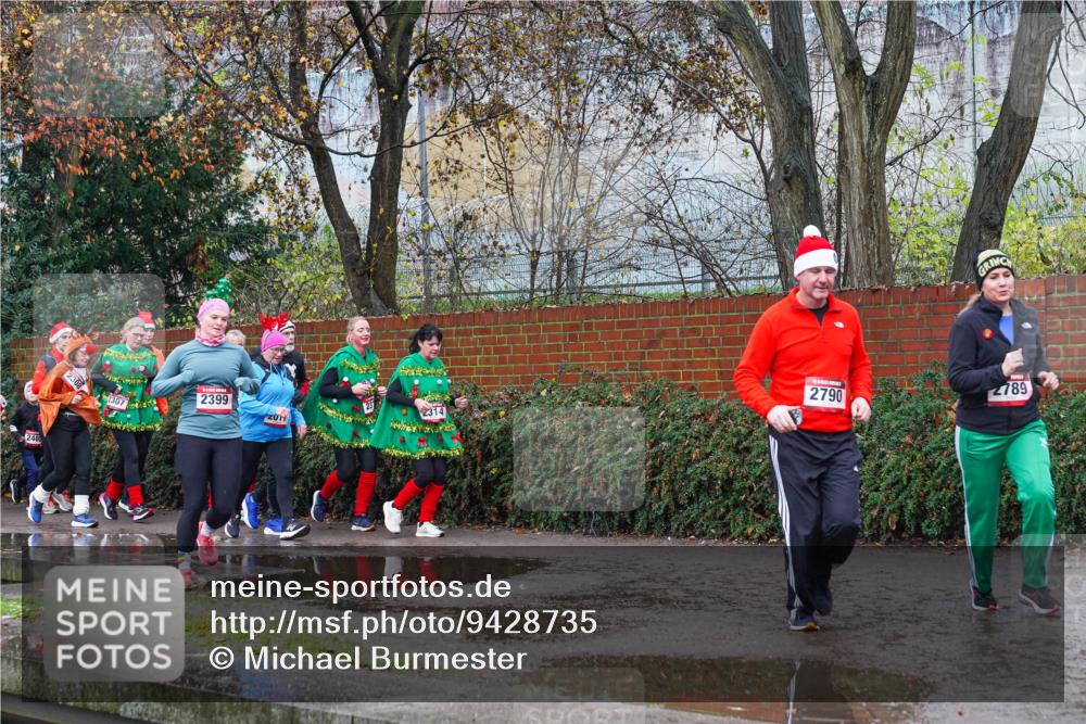 07.12.2025 - St. Pauli X-Mass-Run No. 15 Michael Burmester http://msf.ph/oto/9428735 07.12.2025 11:05:36 Laufen 2400, 23, 2307, 2399, 2790, 314, 2789 meine-sportfotos.de