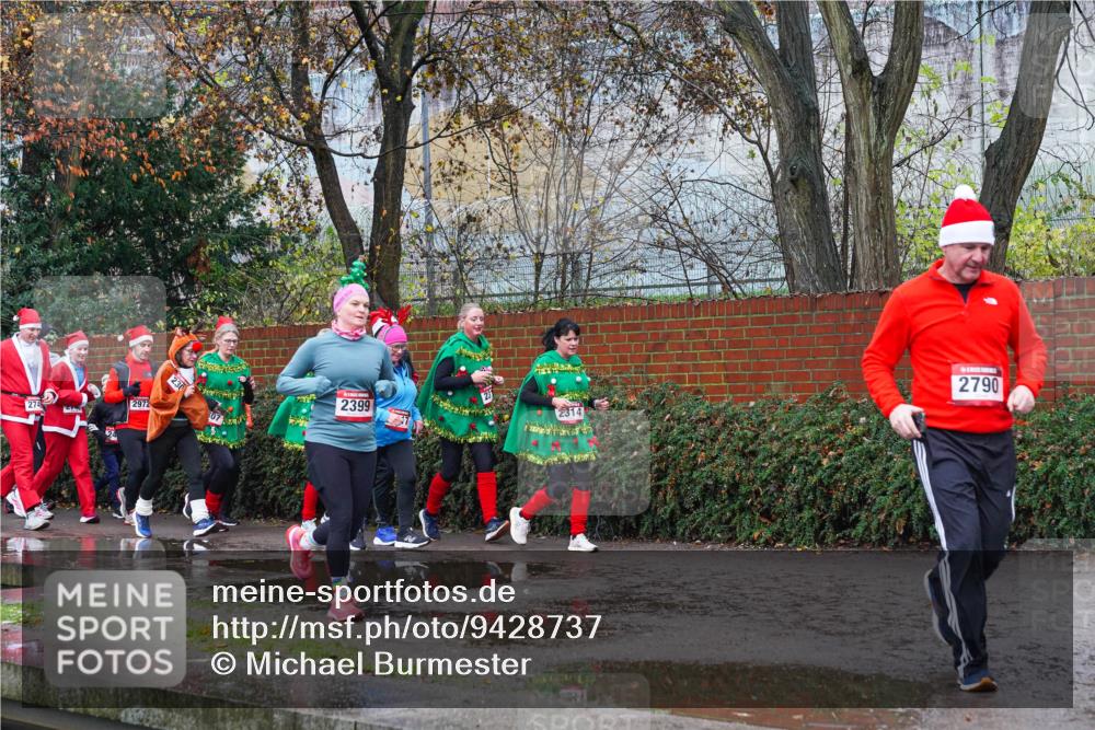 07.12.2025 - St. Pauli X-Mass-Run No. 15 Michael Burmester http://msf.ph/oto/9428737 07.12.2025 11:05:36 Laufen 2972, 2399, 2314, 2790 meine-sportfotos.de