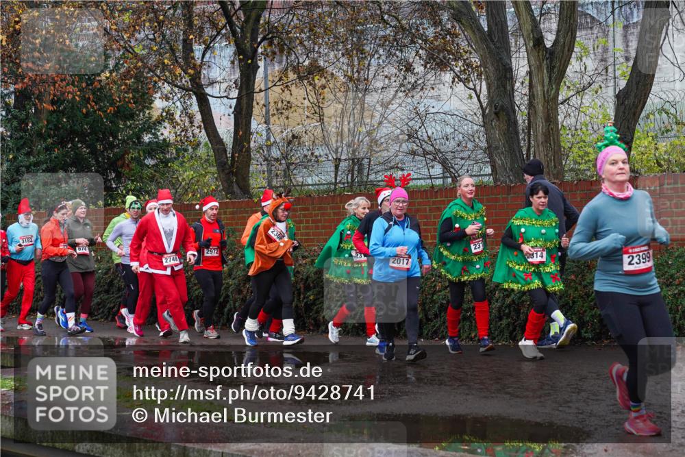 07.12.2025 - St. Pauli X-Mass-Run No. 15 Michael Burmester http://msf.ph/oto/9428741 07.12.2025 11:05:38 Laufen 3182, 674, 2749, 2972, 2308, 2017, 231, 2314, 2399 meine-sportfotos.de