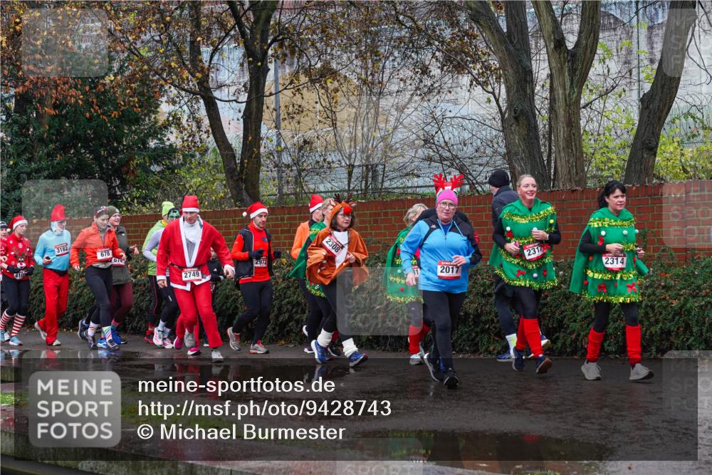 07.12.2025 - St. Pauli X-Mass-Run No. 15 Michael Burmester http://msf.ph/oto/9428743 07.12.2025 11:05:38 Laufen 3182, 678, 674, 2972, 2749, 2308, 2017, 2317, 2314 meine-sportfotos.de