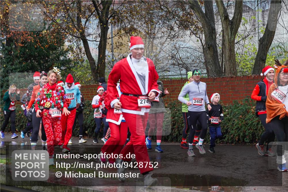 07.12.2025 - St. Pauli X-Mass-Run No. 15 Michael Burmester http://msf.ph/oto/9428752 07.12.2025 11:05:41 Laufen 2192, 3181, 182, 3070, 2749, 2402, 2400, 5400, 2308 meine-sportfotos.de